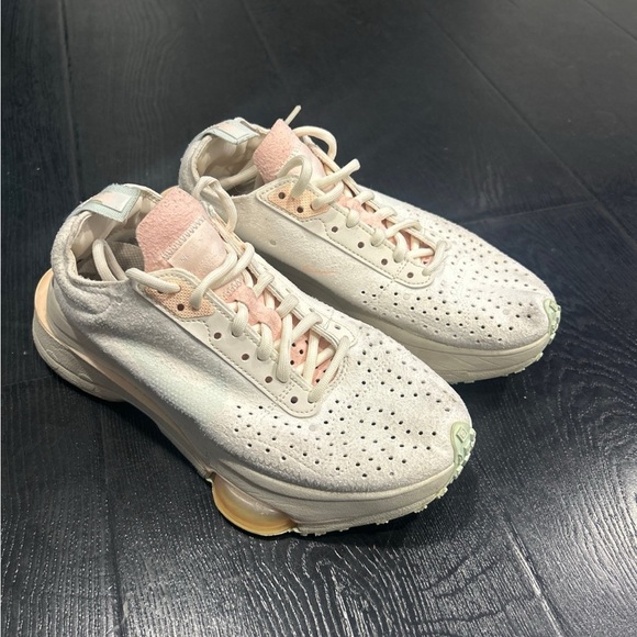 Nike R Med - Picture 2 of 6